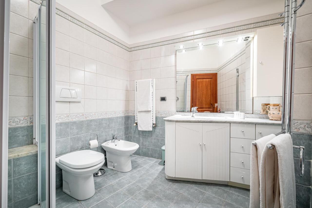 Yid Elegant Apt With Garage Флоренция Экстерьер фото